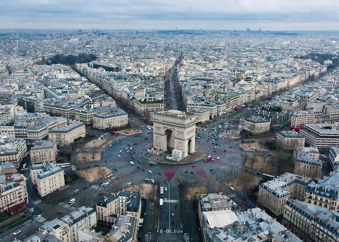 Arc De Triomphe Champs Elysees * Paris